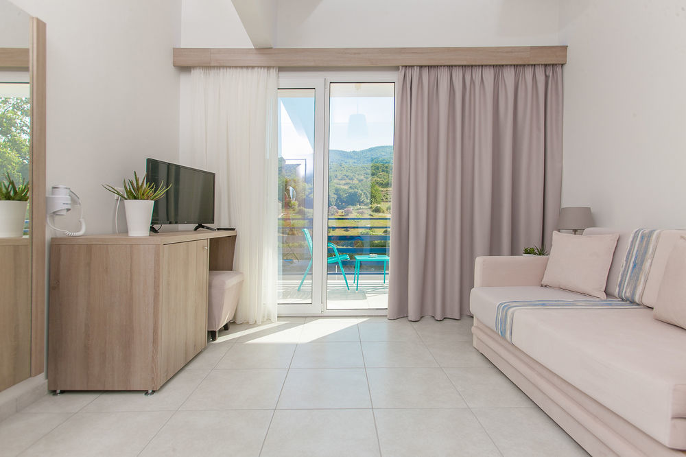 12 Olympian Gods Hotel Platamonas Exterior photo