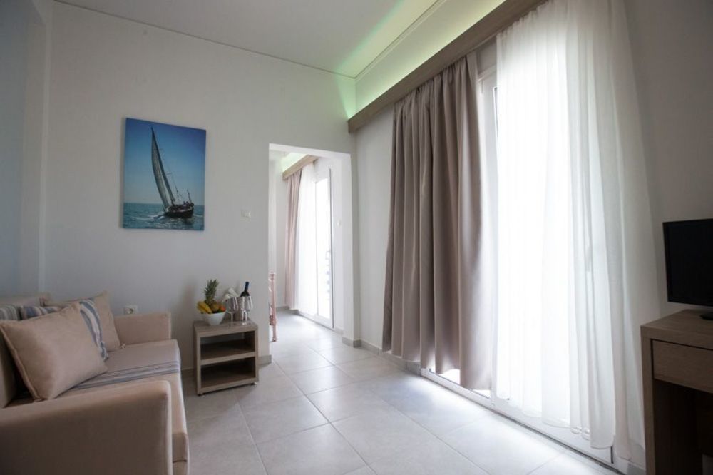 12 Olympian Gods Hotel Platamonas Exterior photo